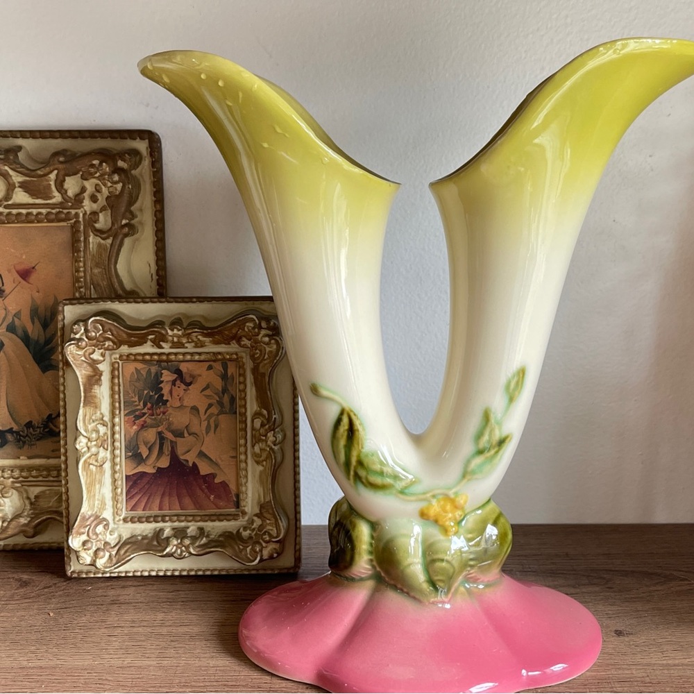 Hull pottery woodland double flower vase - Picture 2 of 12